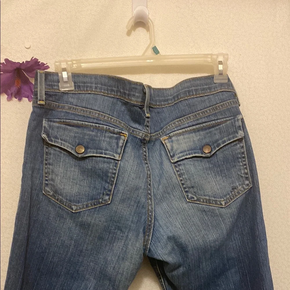 ❤️‍🔥4 for $20 Old Navy Blue Capri Jeans with Distressed Look - Picture 4 of 4